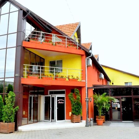 Hotel Andrei Cîmpia Turzii Eksteriør bilde