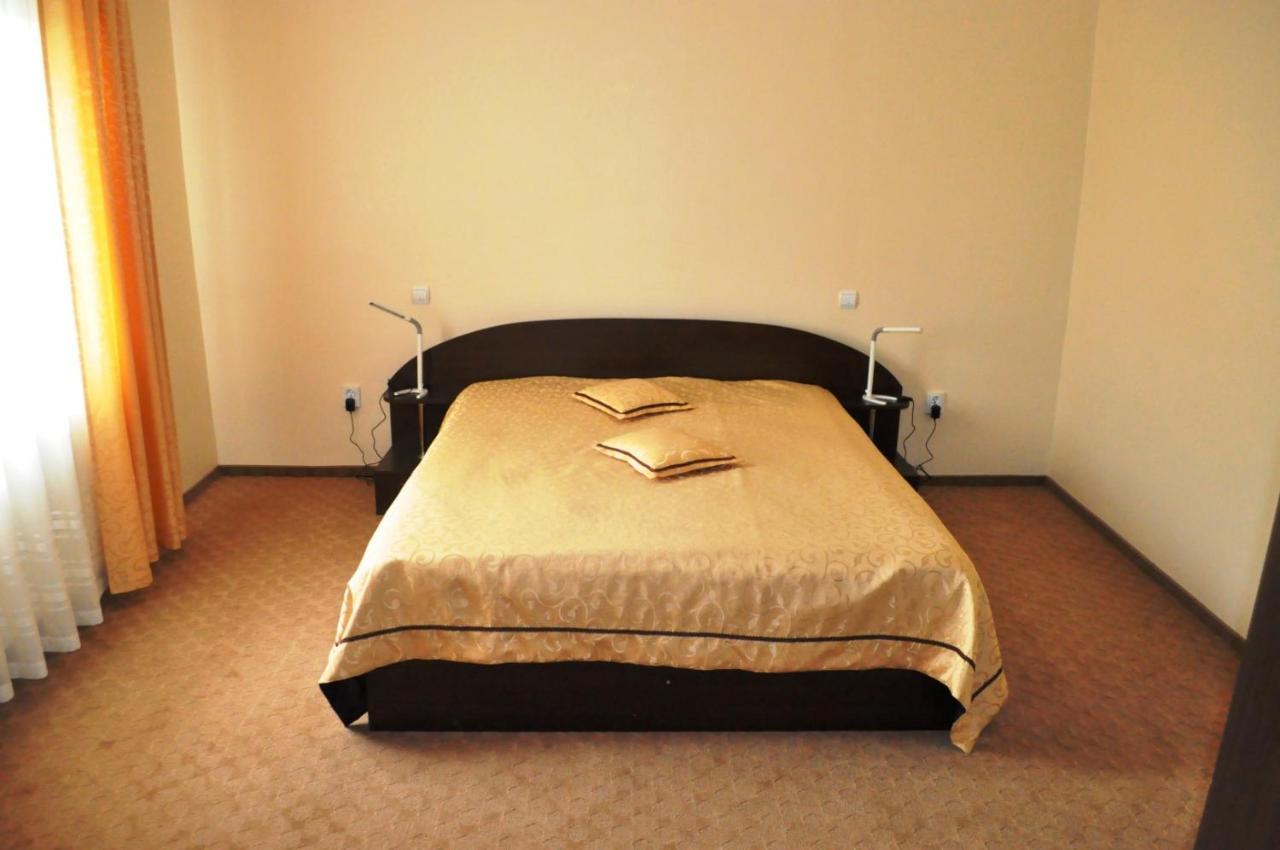 Hotel Andrei Cîmpia Turzii Eksteriør bilde