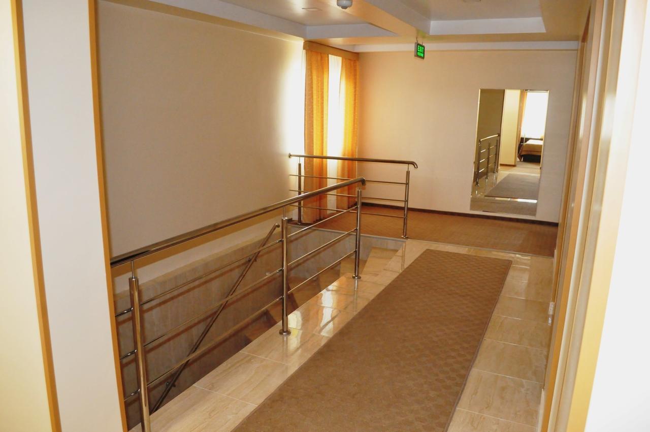 Hotel Andrei Cîmpia Turzii Eksteriør bilde