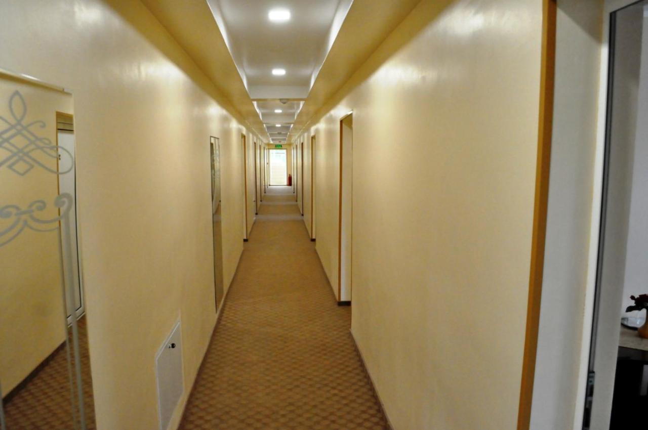 Hotel Andrei Cîmpia Turzii Eksteriør bilde