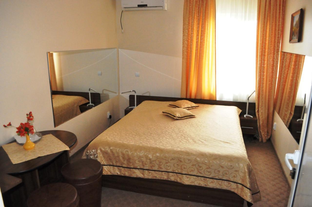 Hotel Andrei Cîmpia Turzii Eksteriør bilde